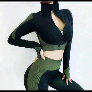 Woman seamless yoga set